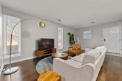 Midtown Bright 2BR Near Riverwalk w/ Parking