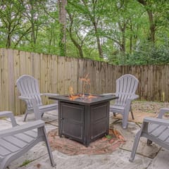 Military Bungalow w/ Grill & Fire Pit Near Moore