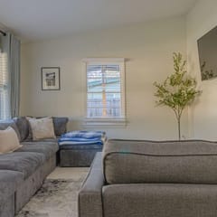 Convenient 4BR Stay Near Airport & Fort Moore