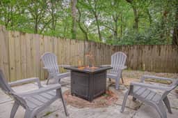 Military Bungalow w/ Fire Pit Near Moore