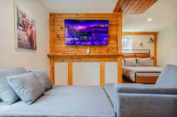 Midtown Columbus Studio w/ Grill Near Fort Moore