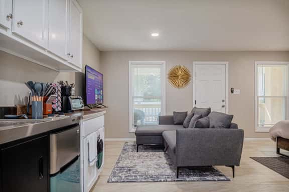 Relaxing Studio | Midtown Columbus Near Fort Moore - Image 1