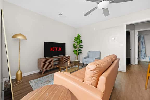 Stylish Midtown 1BR Retreat Near Fort Moore - Image 1