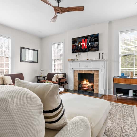 Historic 3BR with Grill Near Lakebottom & Ft Moore - Image 1
