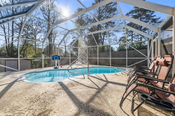 The Abuela House w/ pool Near Airport & Ft Moore - Image 3