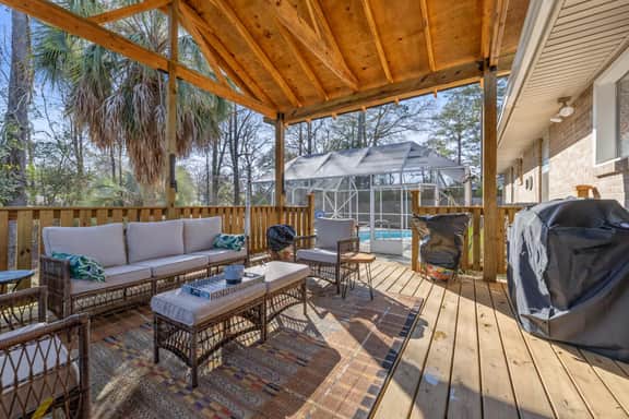  The Abuela House w/ pool Near Airport & Ft Moore