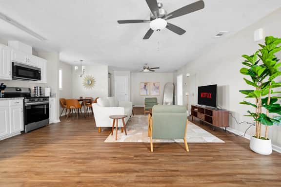 Modern 2BR Midtown Comfort Stay in Columbus